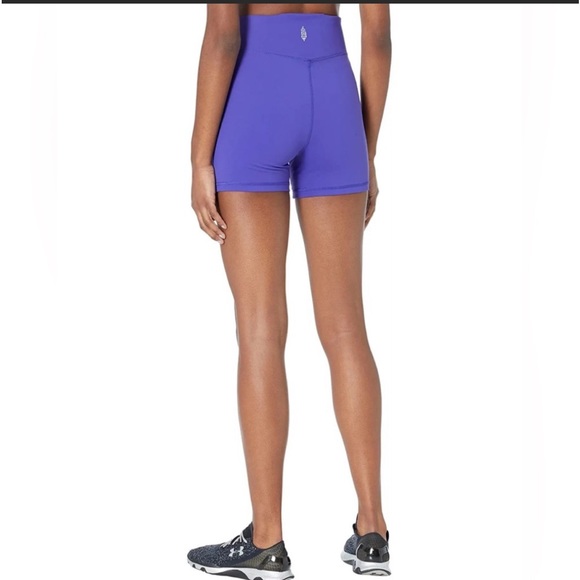 SOLD - FP Movement Wave Rider High Rise Bike Shorts - Picture 3 of 5